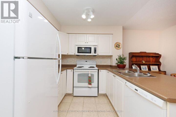 Photo de la propriété: 330 Prince Charles Drive South 1208 ON L3C 7B3