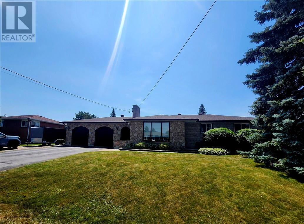 Property Photo: 43 Ontario Street ON P0M 1L0