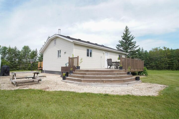 Property Photo: 40020 Mile 69N Road MB R0E 0C0