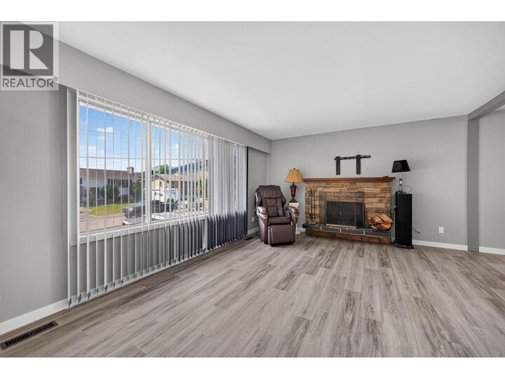 Property Photo:  816 Bebek Road  BC V2B 6P1 