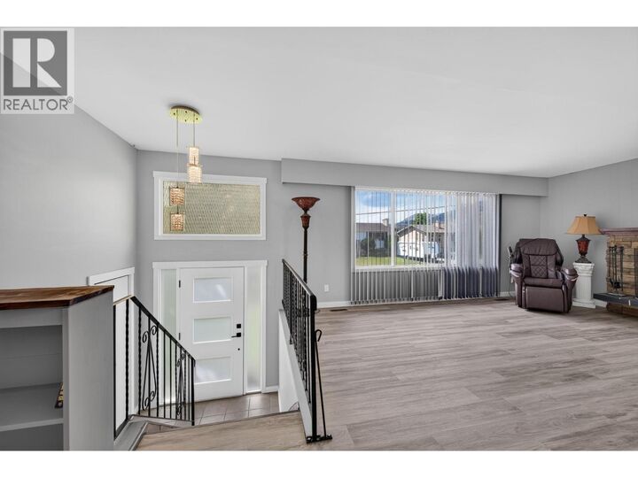 Property Photo: 816 Bebek Road BC V2B 6P1