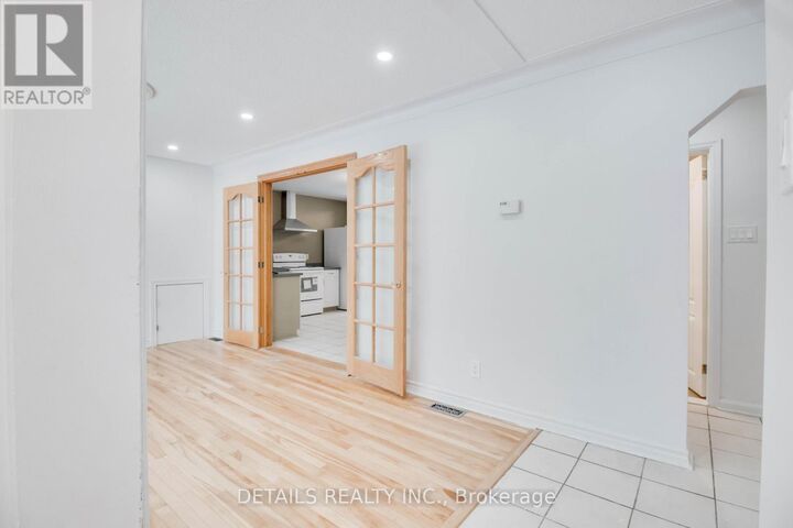 Property Photo:  2551 Innes Avenue A  ON K1B 3K1 