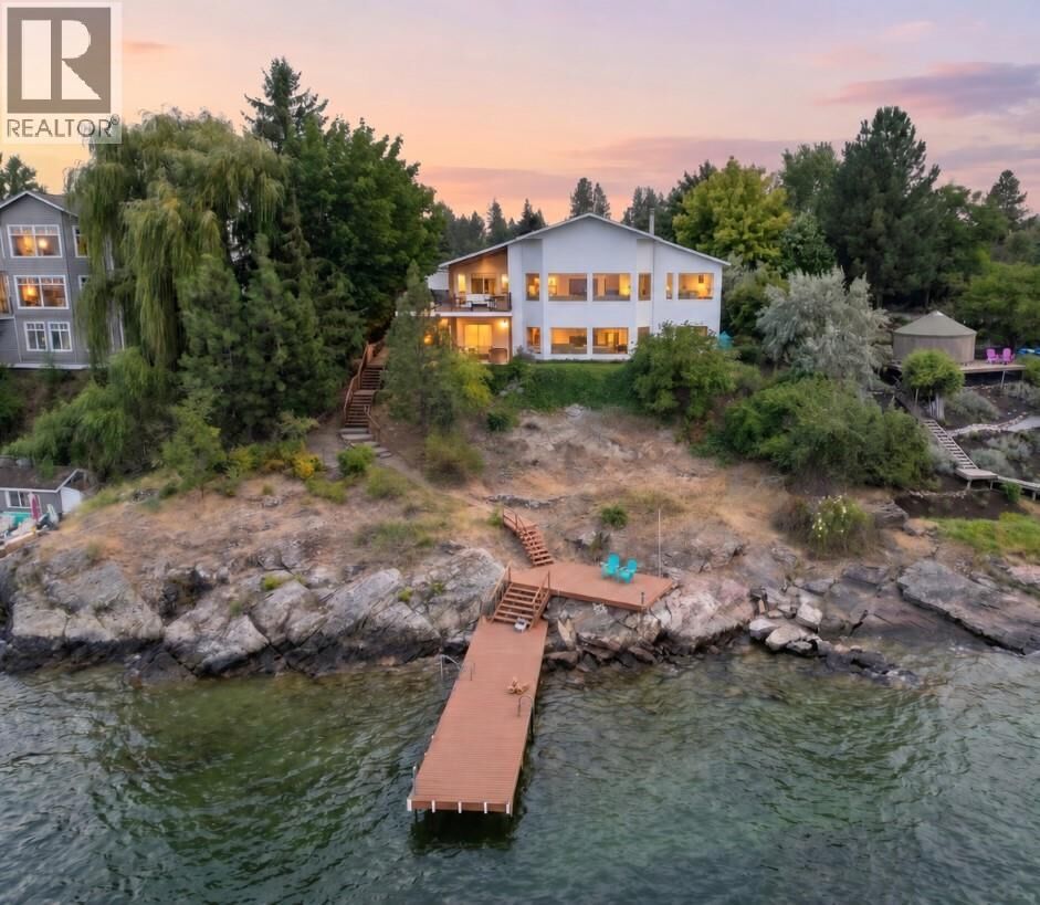 Property Photo: 5538 Lakeshore Road BC V1W 4J4