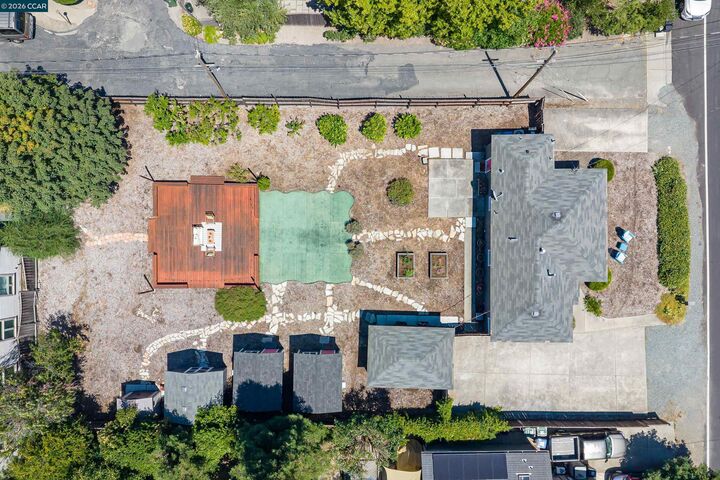 Property Photo:  1616 2nd Ave  CA 94597 