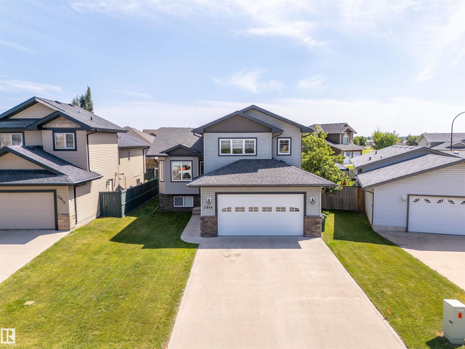 Property Photo: 3814 45 Avenue AB T9N 0A8