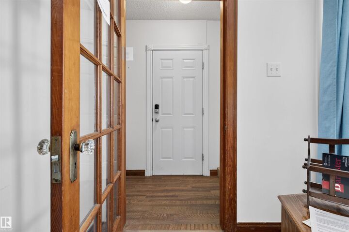 Property Photo: 10522 79 Avenue NW AB T6E 1R8