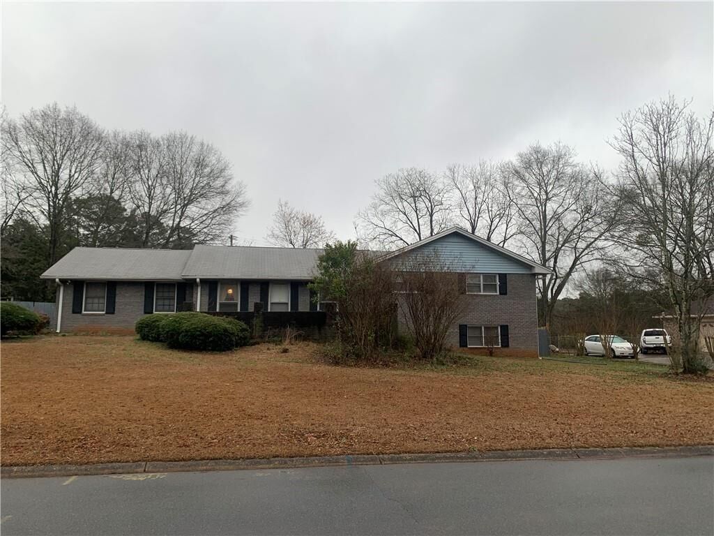 Property Photo:  8806 Twin Oaks Drive  GA 30236 