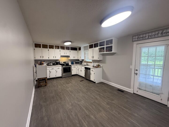 Property Photo:  202 County Road  AL 35979 