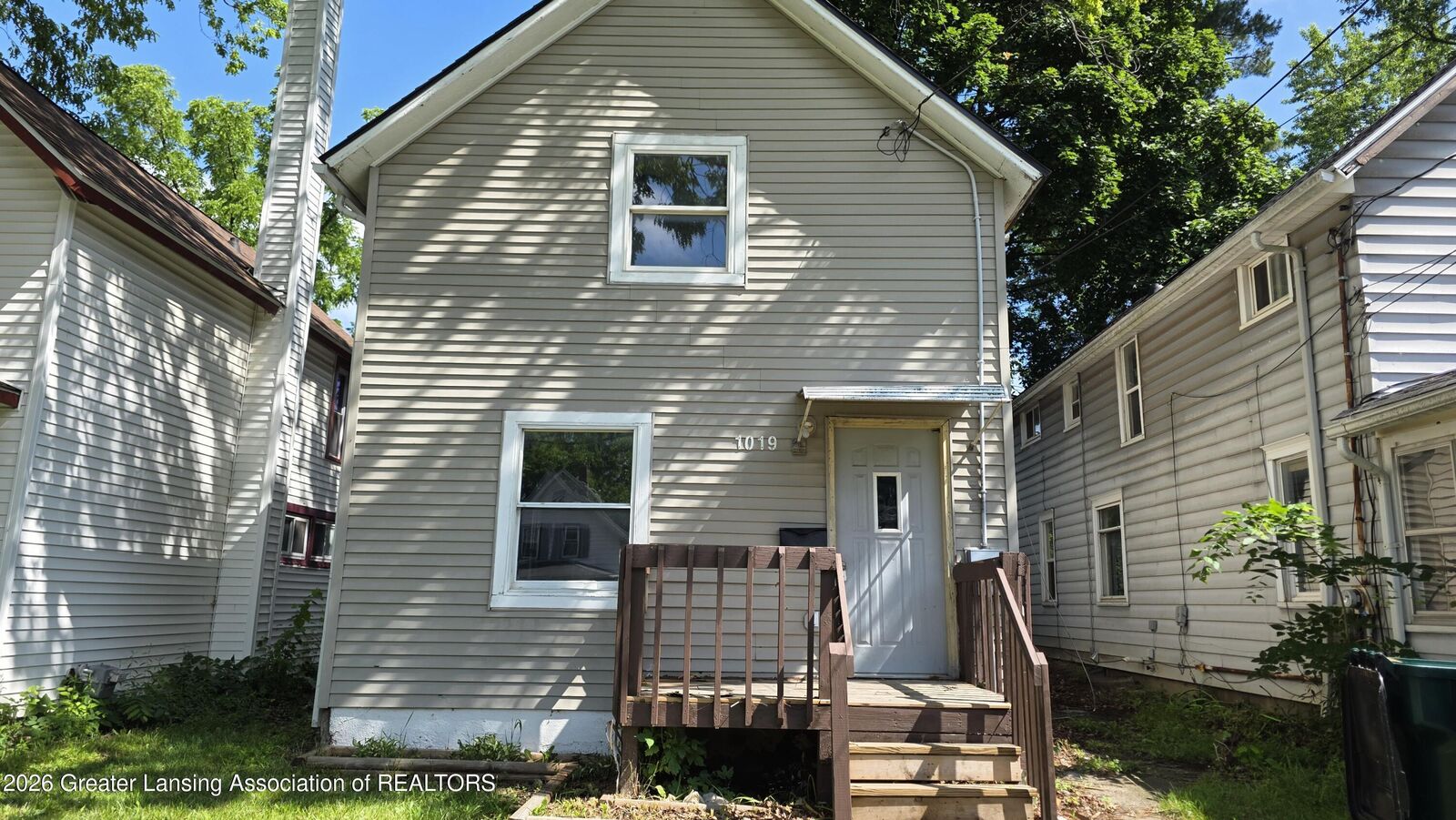Property Photo:  1019 Hickory Street  MI 48912 