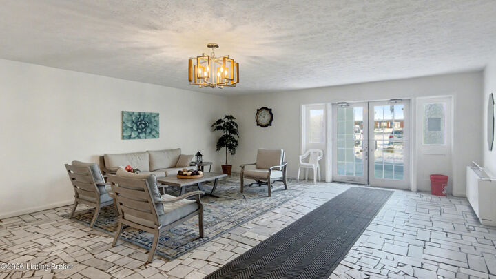 Property Photo: 252 El Conquistador Pl KY 40220