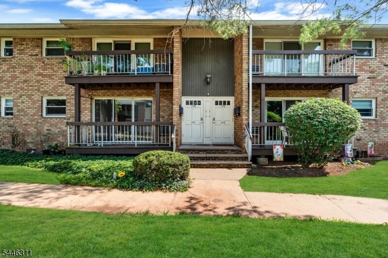 Property Photo:  38 Deanna Dr 105  NJ 08844 