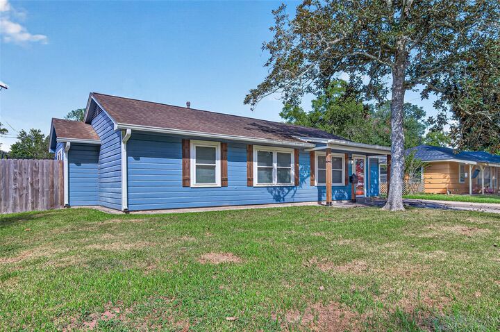Property Photo: 206 S Mattson Street TX 77486