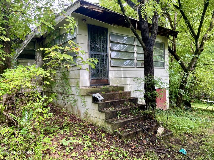 Property Photo:  5117 Odell Rd  TN 37920 