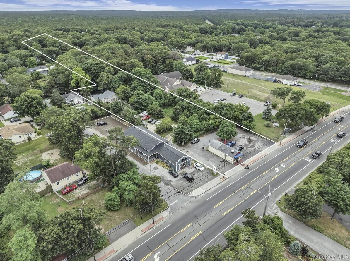 Property Photo:  669 Flanders Road  NY 11901 