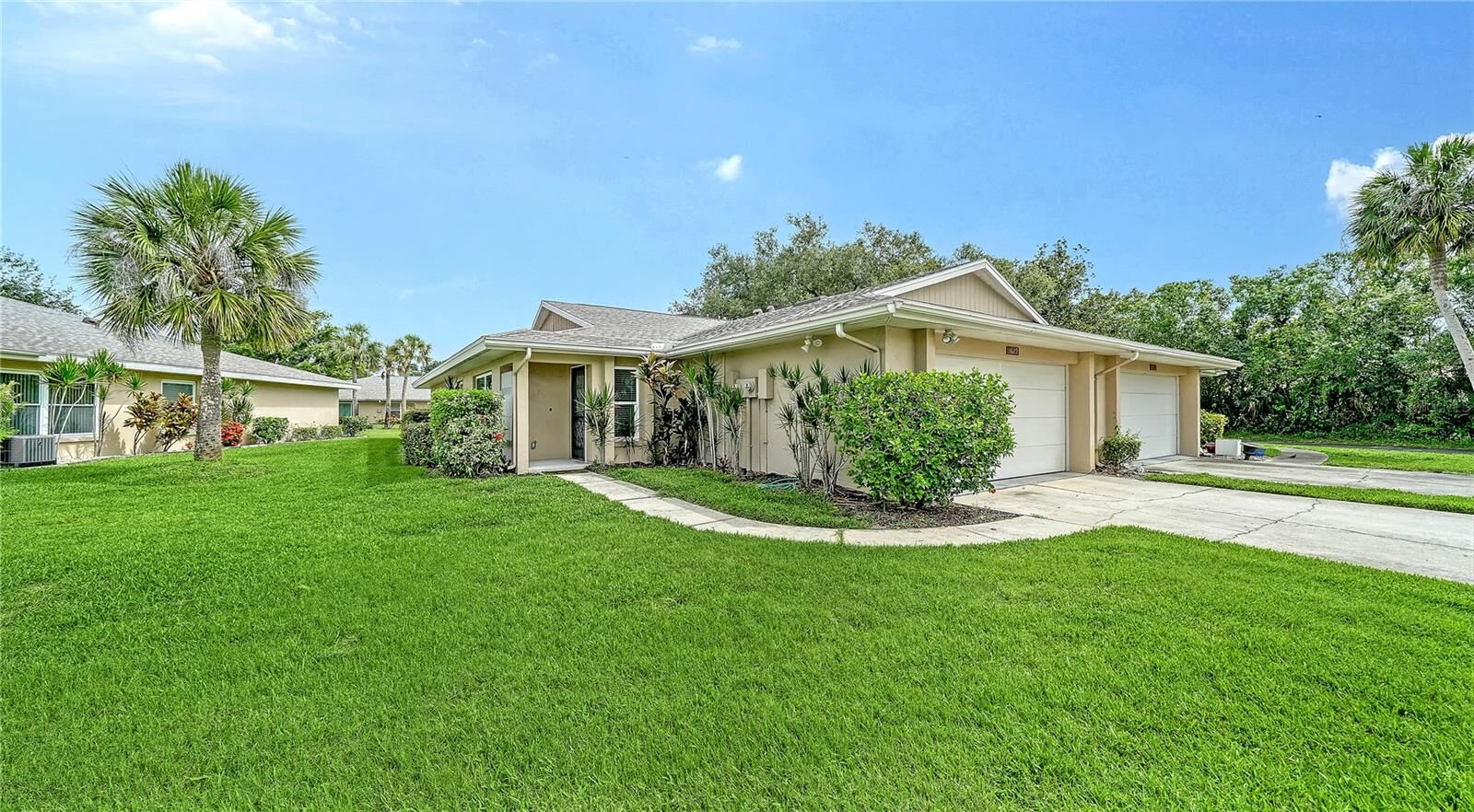 Property Photo: 5689 Evergreen Drive 18 FL 34233