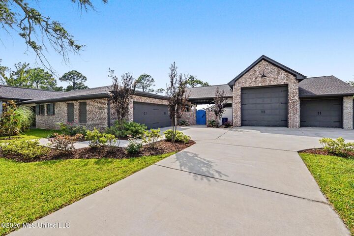 Property Photo:  927 N Shore Drive  MS 39532 