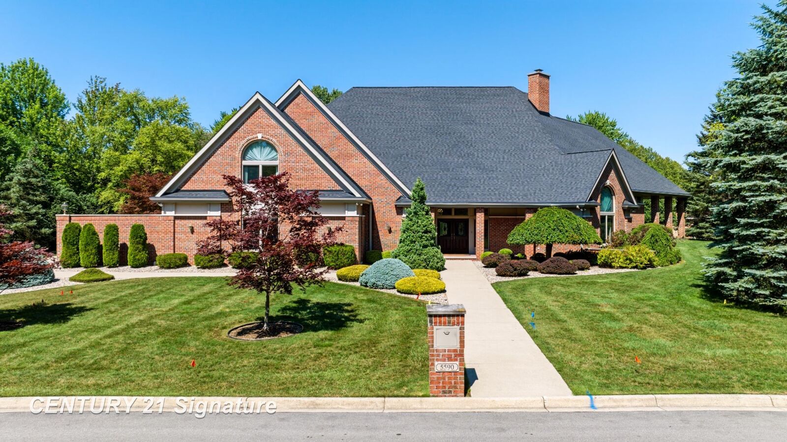 Property Photo:  5590 Pine Gate Drive  MI 48603 