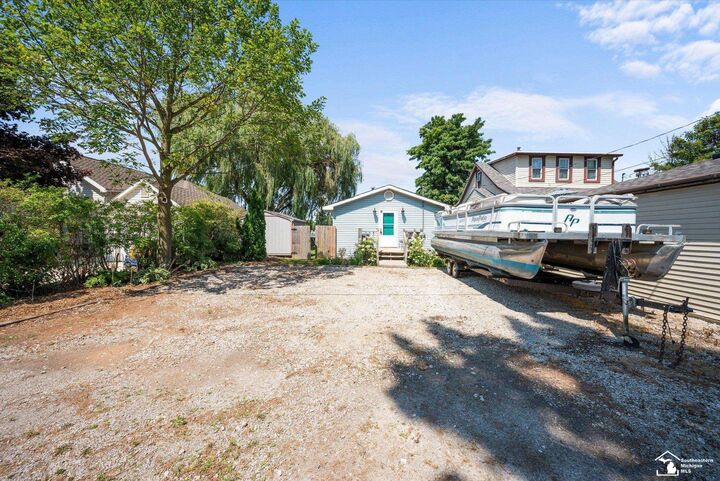 Property Photo:  5557 Frey Avenue  MI 48166 