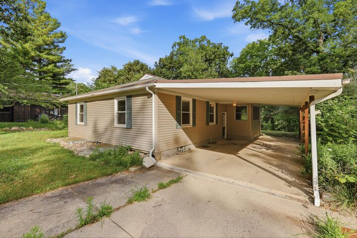 Property Photo: 2757 Cascade Springs Drive SE MI 49546