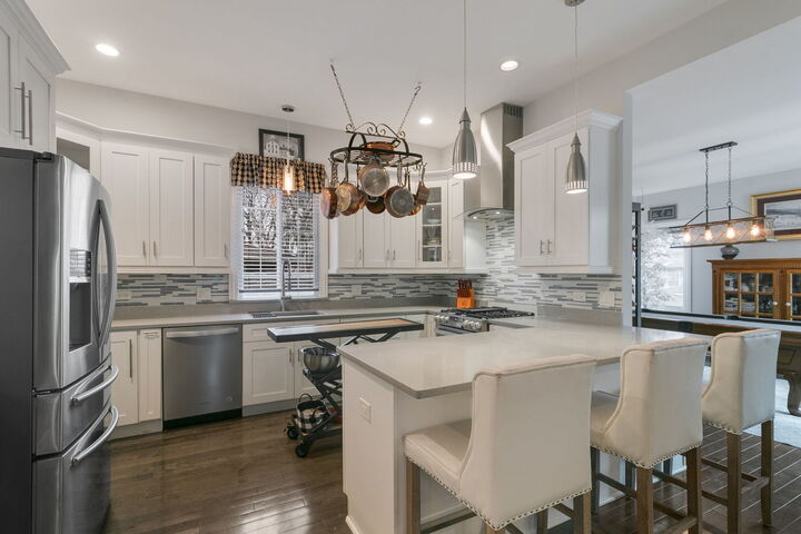 Property Photo: 3239 Wesley Avenue IL 60402