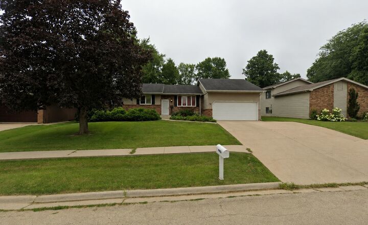 Property Photo:  2025 Winchester Drive  IL 61032 
