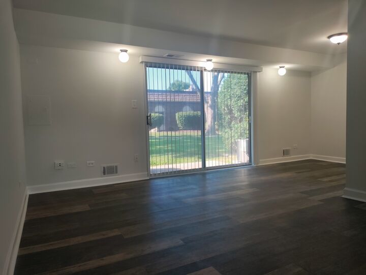 Property Photo:  20 Cour Masson Court 24  IL 60465 