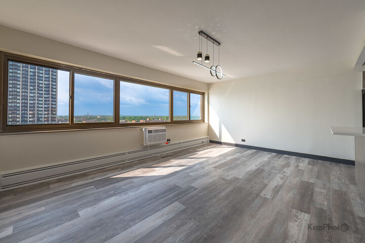 Property Photo: 7337 S South Shore Drive 1231 IL 60649