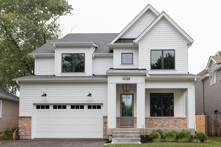 Property Photo:  905 N Webster Street  IL 60563 