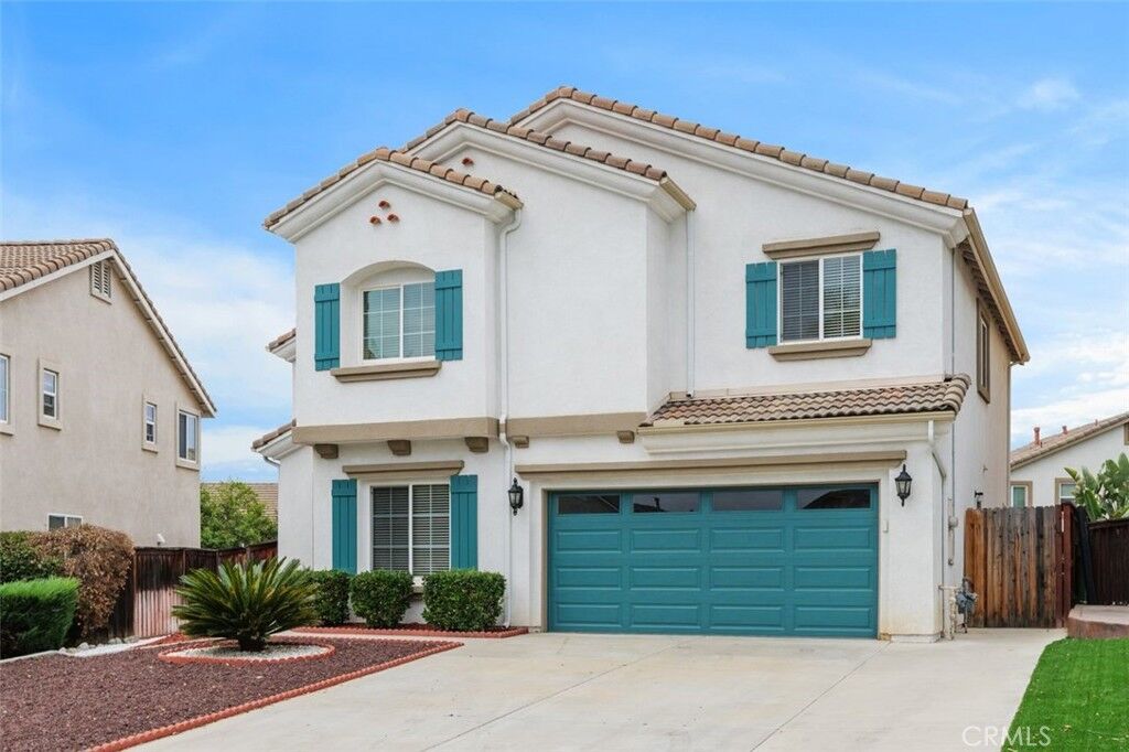 Property Photo: 23613 Black Oak CA 92562