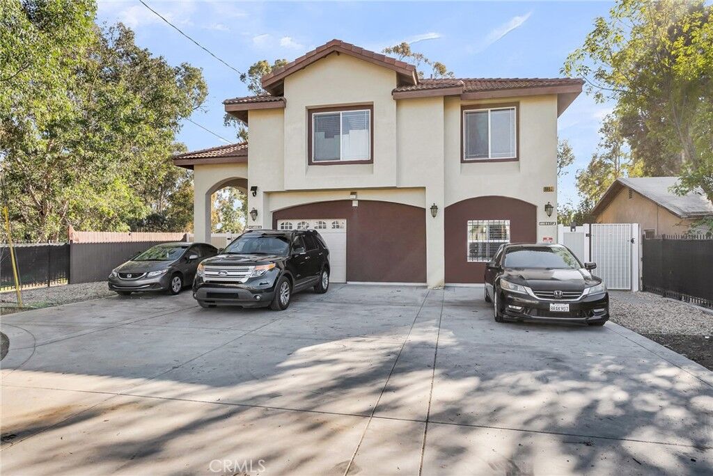 Property Photo: 6800 Arlington CA 92504