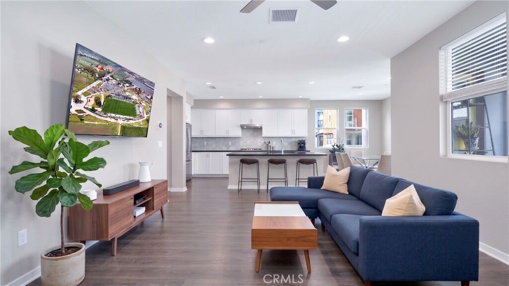 Property Photo: 100 Tenor CA 92618