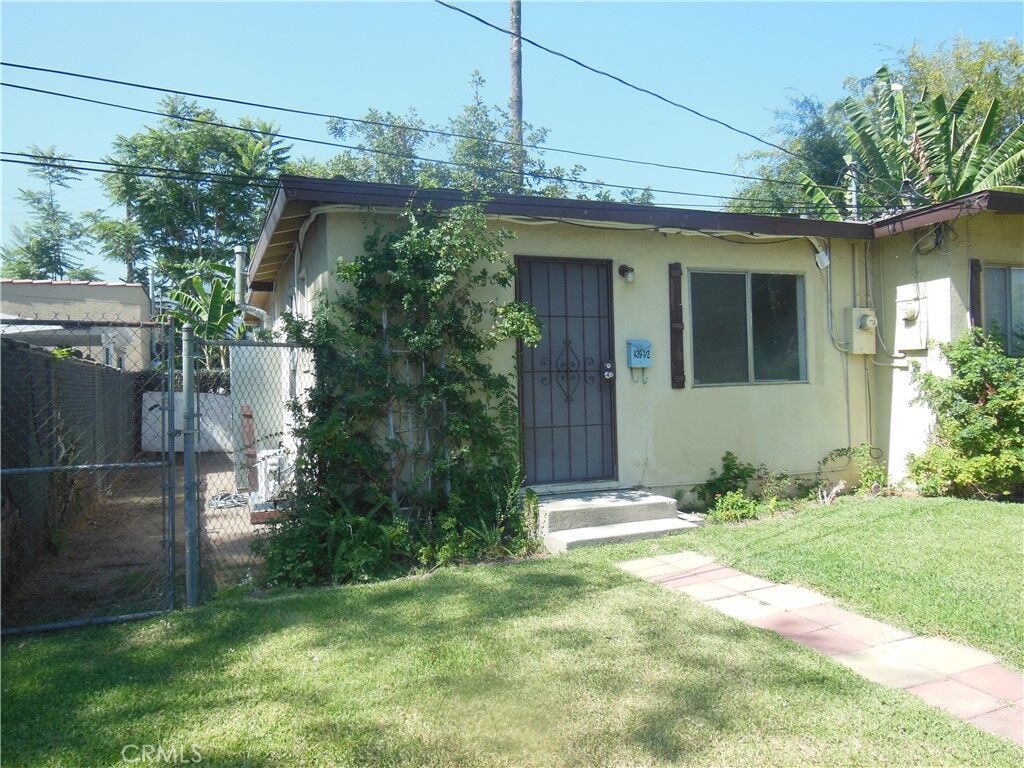 Property Photo: 439 1/2 W Walnut CA 91016