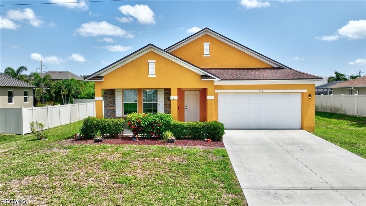 Property Photo:  1913 SW 26th Terrace  FL 33914 