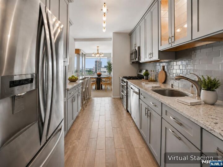 Property Photo:  5 Horizon 1708  NJ 07024 
