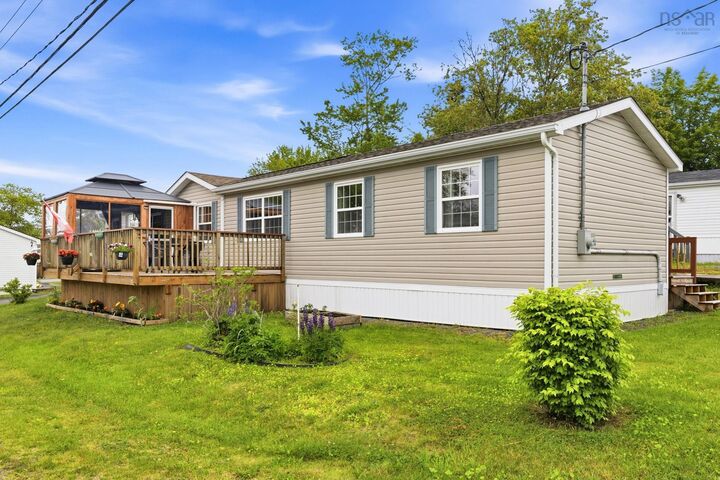 Property Photo:  1 Sneezy Avenue  NS B3E 1C4 