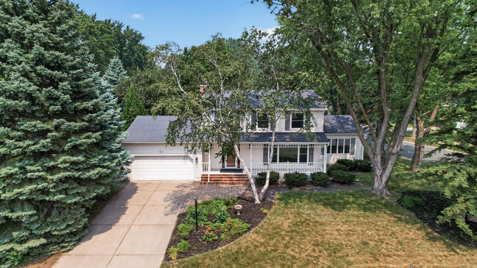 Property Photo: 4532 Normandale Highlands Drive MN 55437