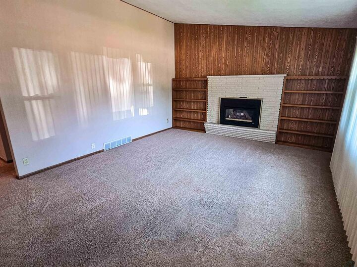 Property Photo:  3932 W 4th St  IA 51103 