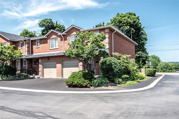 Property Photo:  