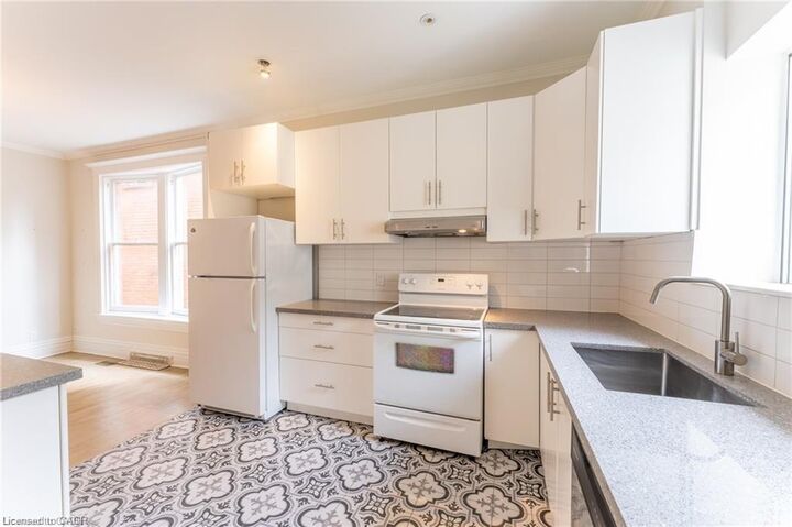 Property Photo: 123 Robinson Street 1 ON L8P 1Z3