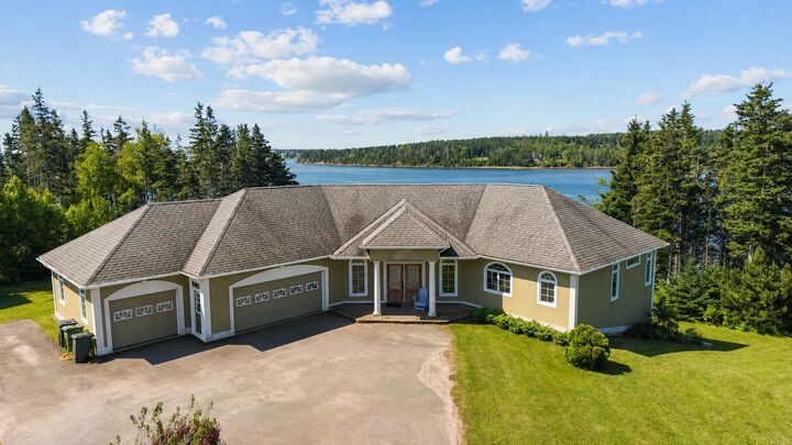 40 Sunset Drive — photo 1