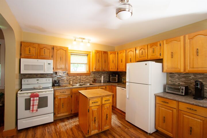 Property Photo:  147 Spring Street  PE C1N 3G2 