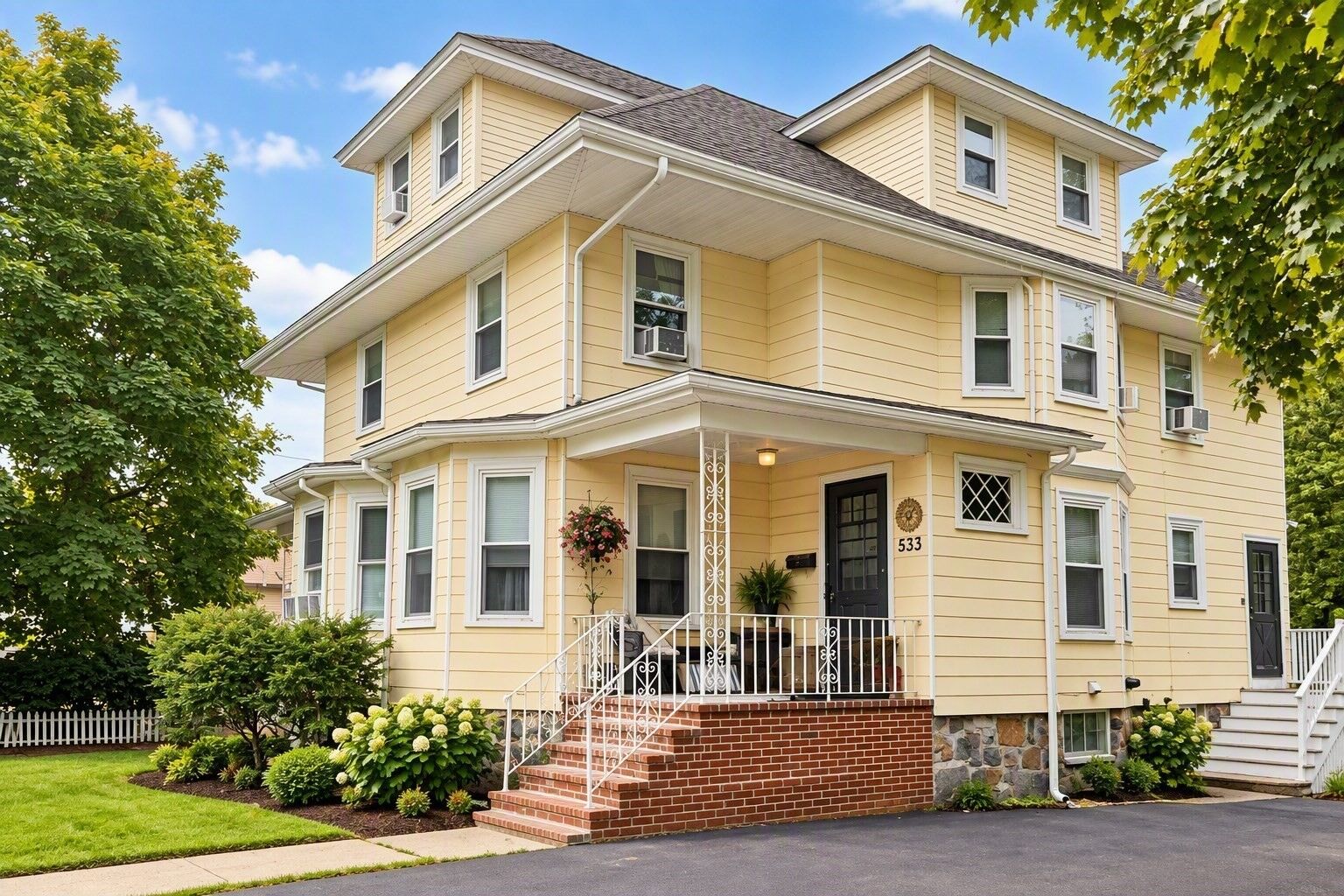 Property Photo:  533 Main St 533  MA 02180 