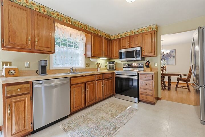 Property Photo:  7 Hazeltine Rd  MA 01568 