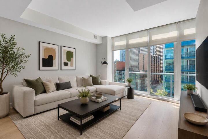 Property Photo: 118 Waterfront Court SW 806 AB T2P 1K8