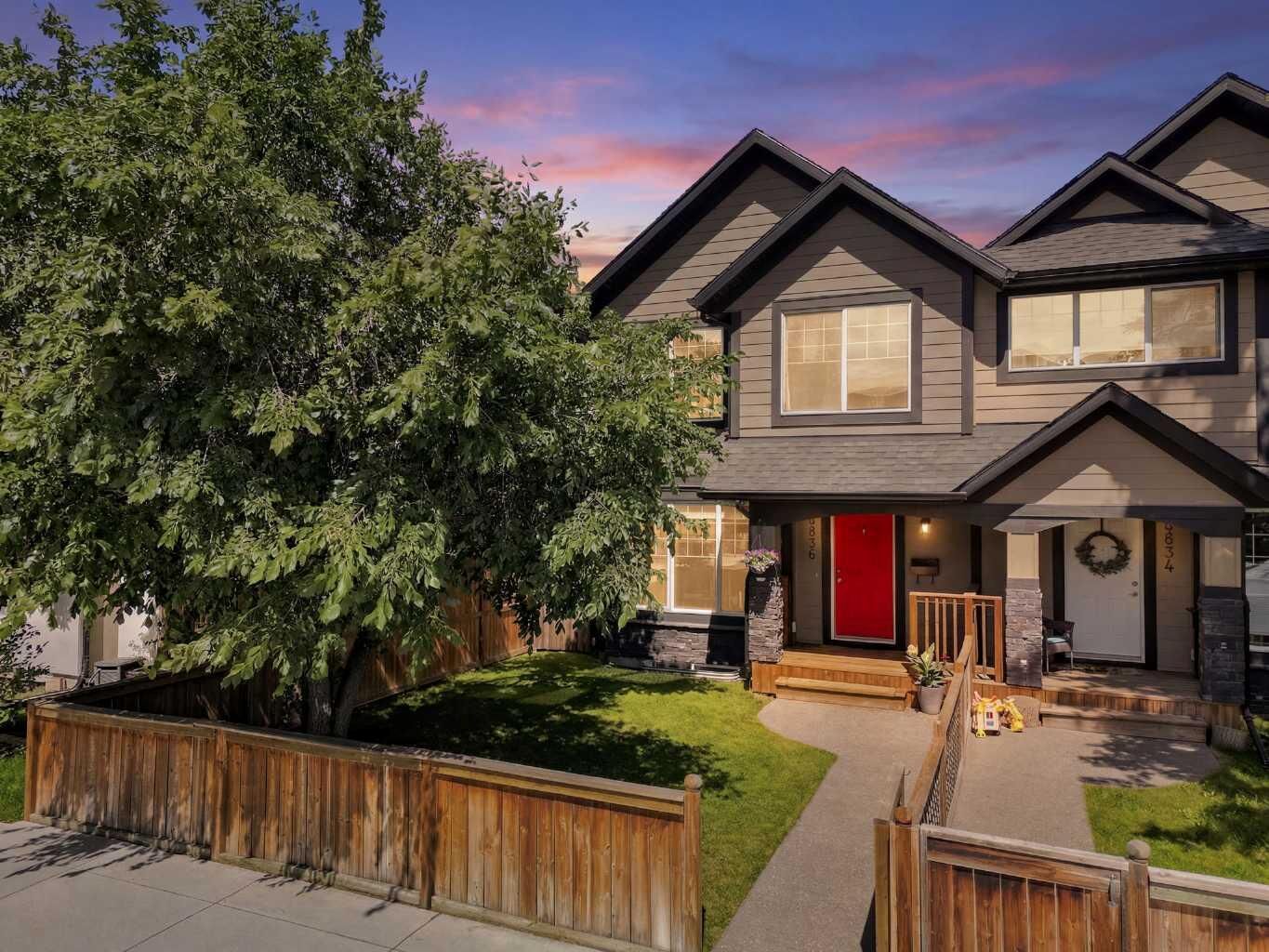 Property Photo:  4836 Bowness Road NW  AB T3B 0B7 