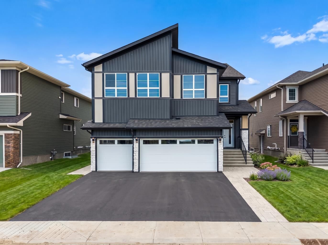 Property Photo: 83 Dawson Wharf Mount AB T1X 2X6