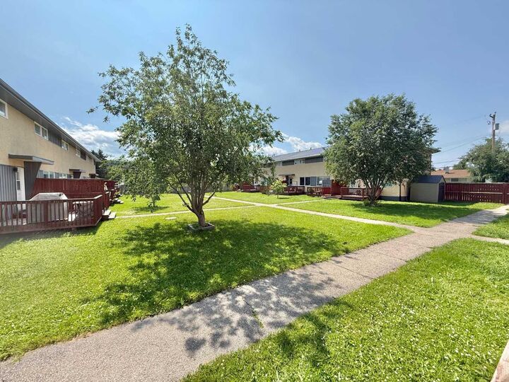 Property Photo:  126 Hardisty Avenue 12  AB T7V 1B6 