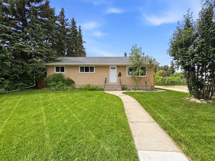 Property Photo: 3606 55 Avenue AB T4N 4N2
