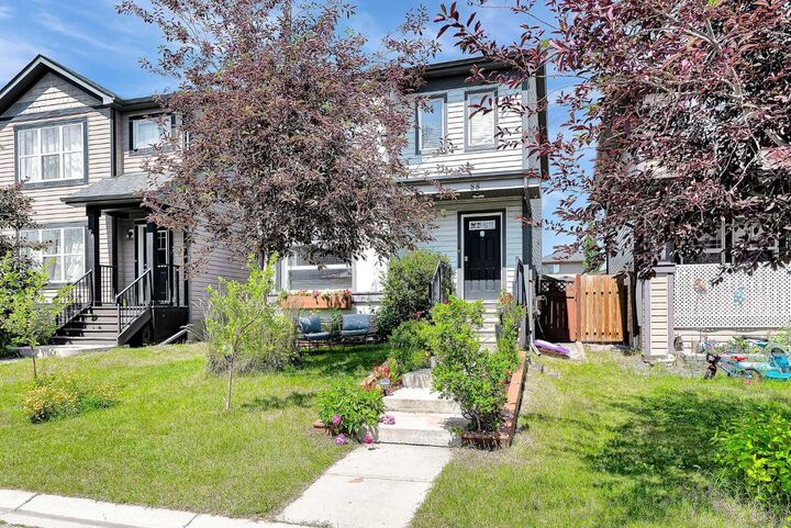 88 Walden Gardens SE — photo 1
