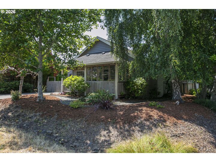 Property Photo: 375 N Neptune St OR 97136